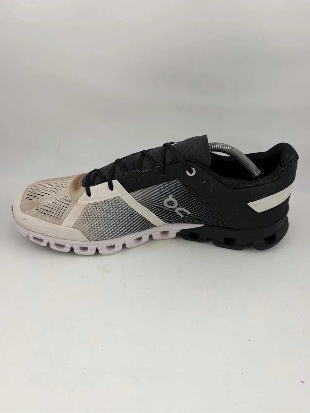 On Running Men’s Cloudflow Black & White -SZ 12- Running Shoes Lace-Up